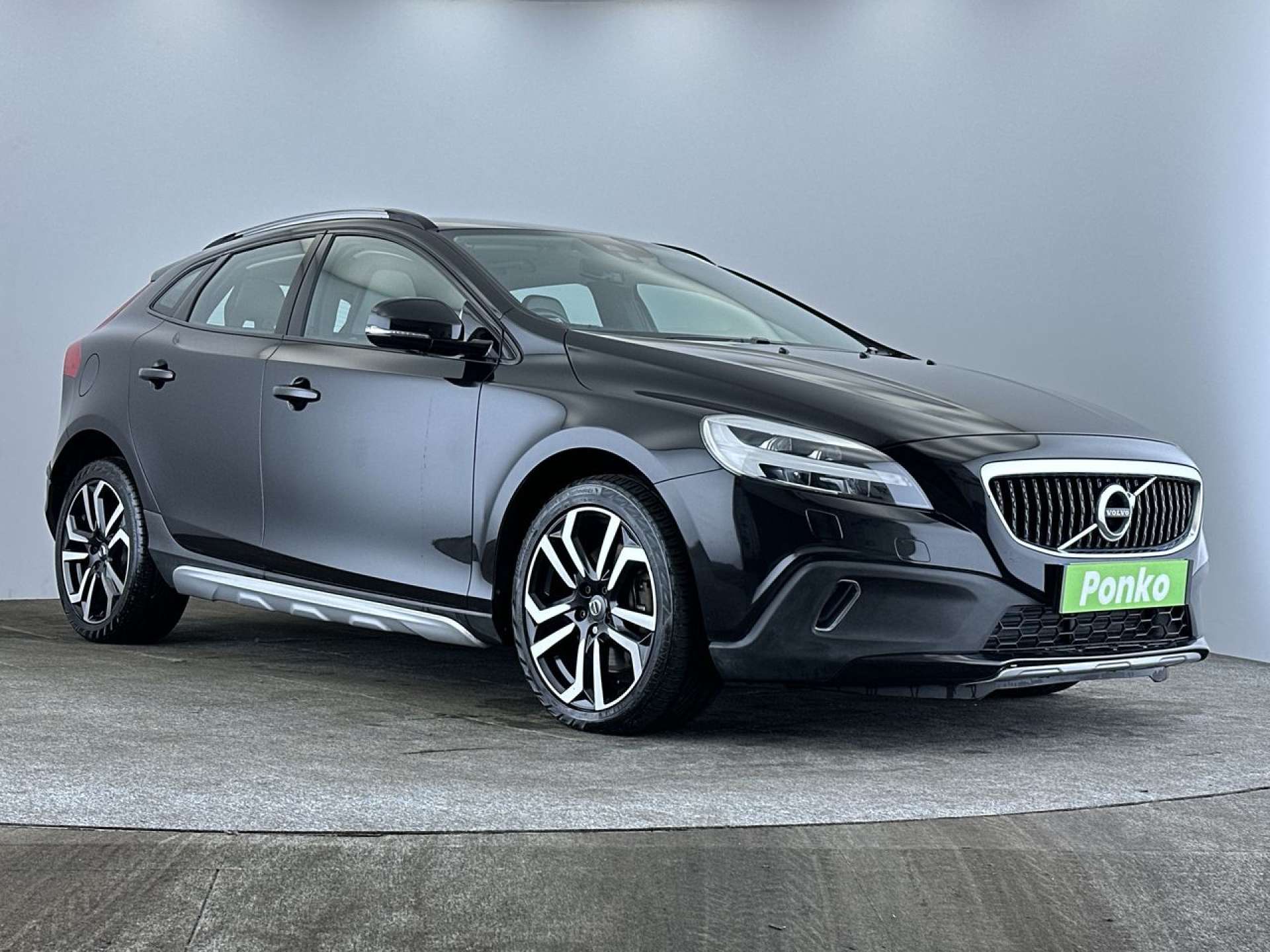 V40 Cross Country