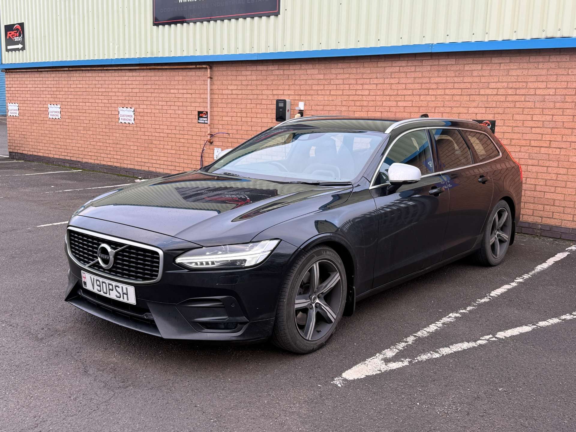 V90