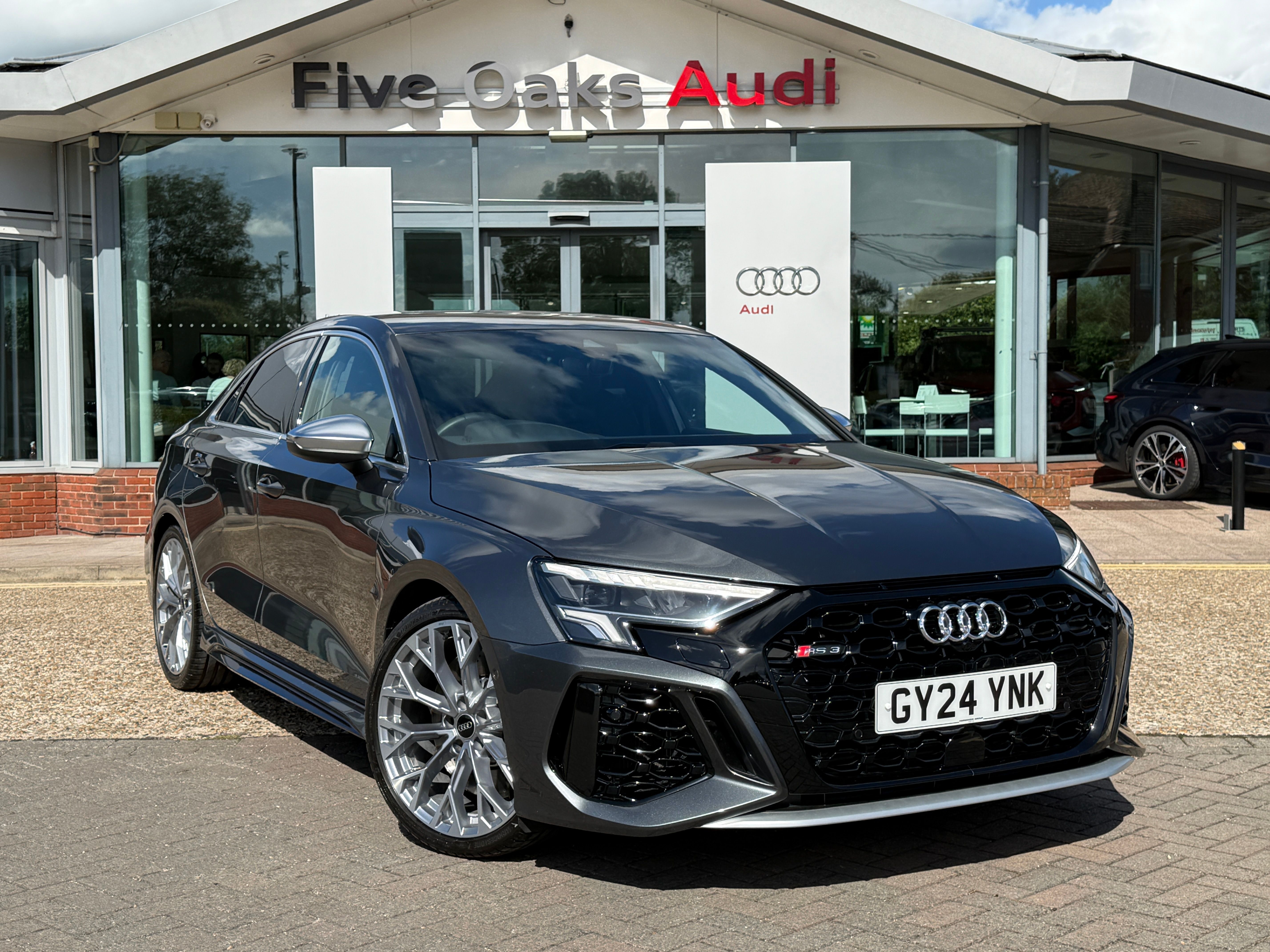 RS3 Saloon