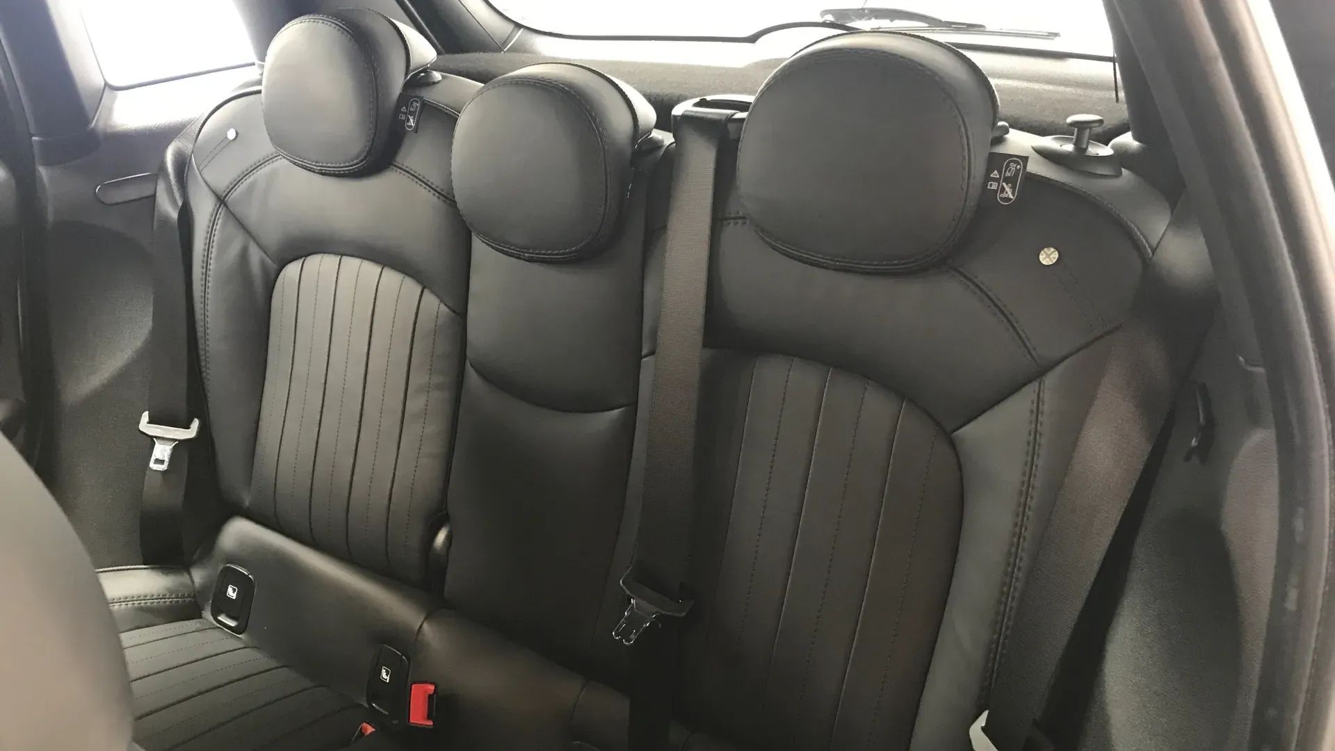 2023 MINI 5-Door Hatch