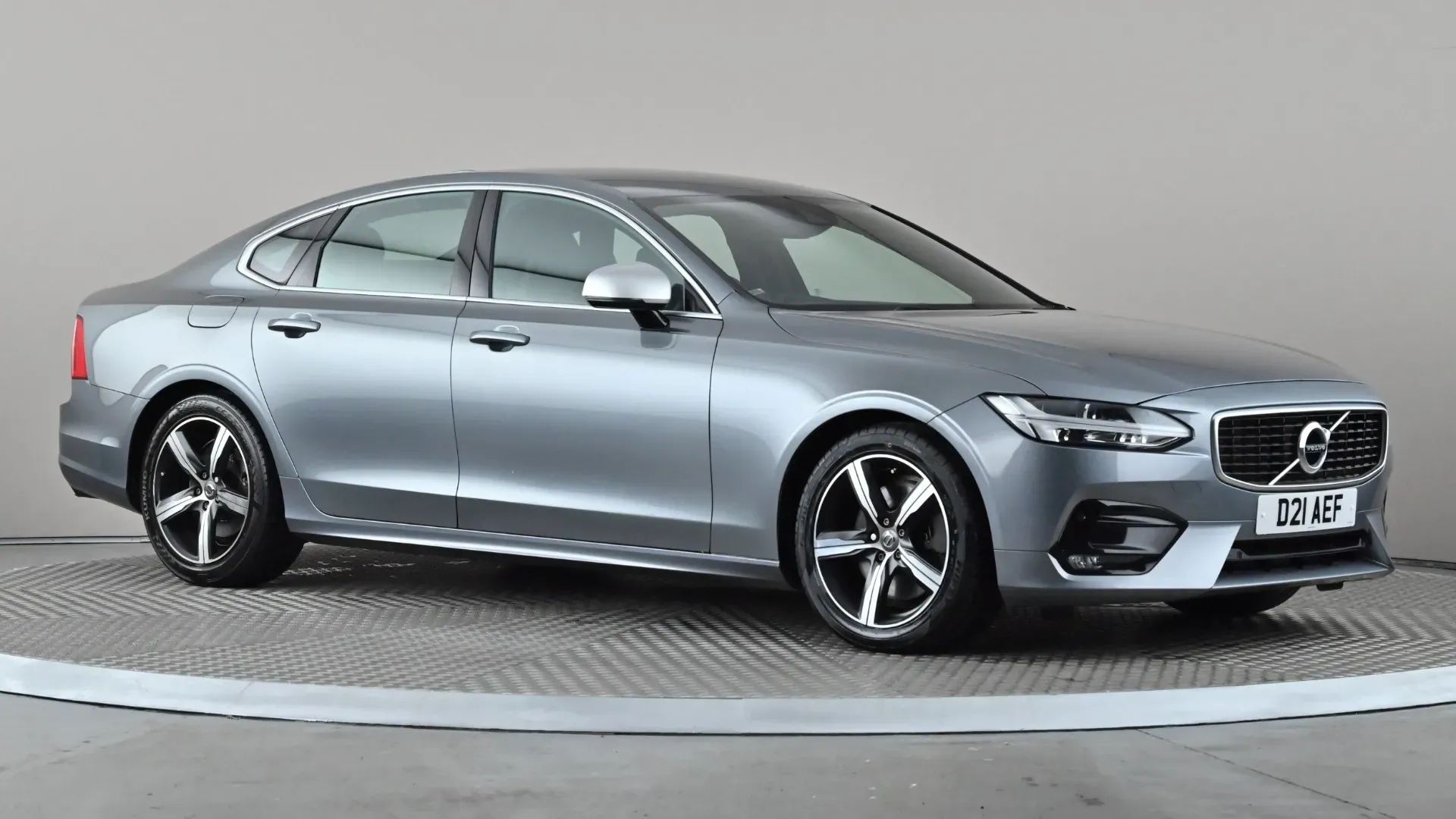 S90