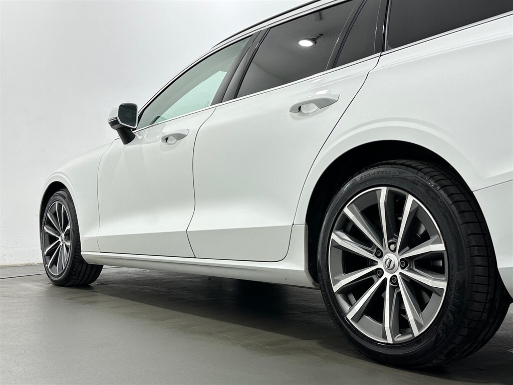 2022 Volvo V60