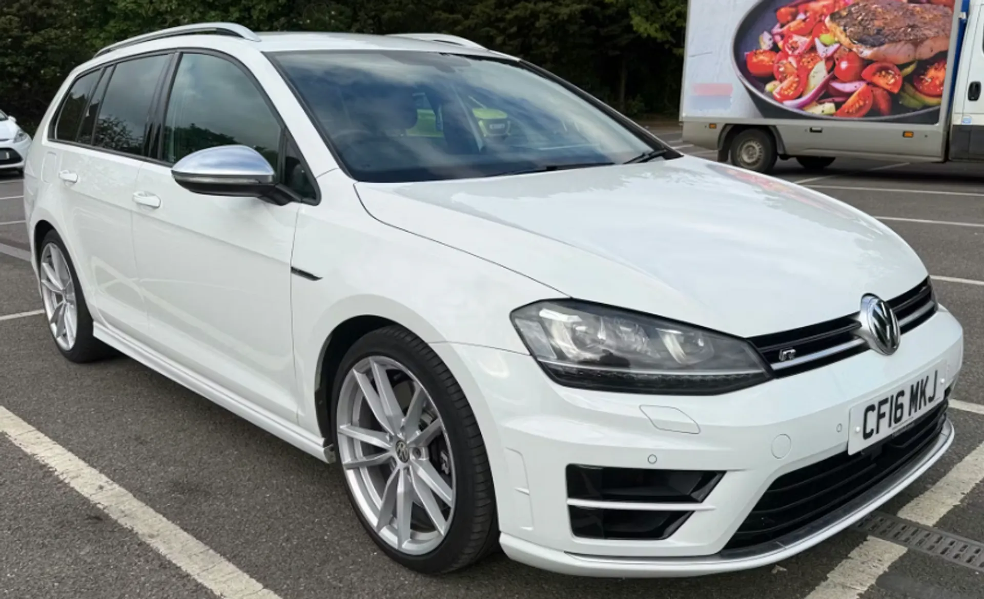 Golf R Estate