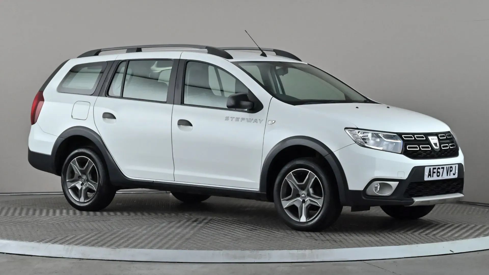 Logan MCV Stepway