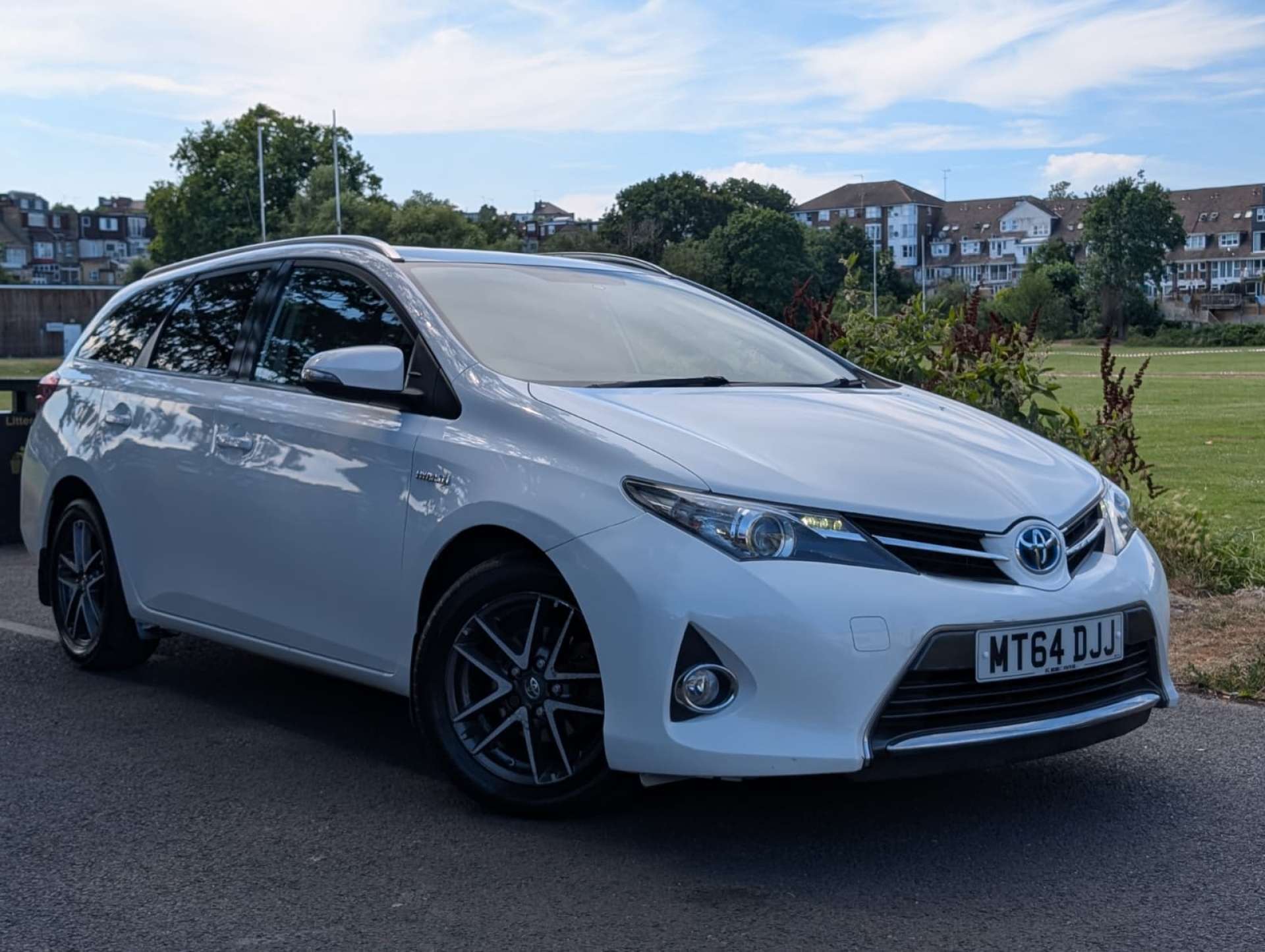 Auris Touring Sports
