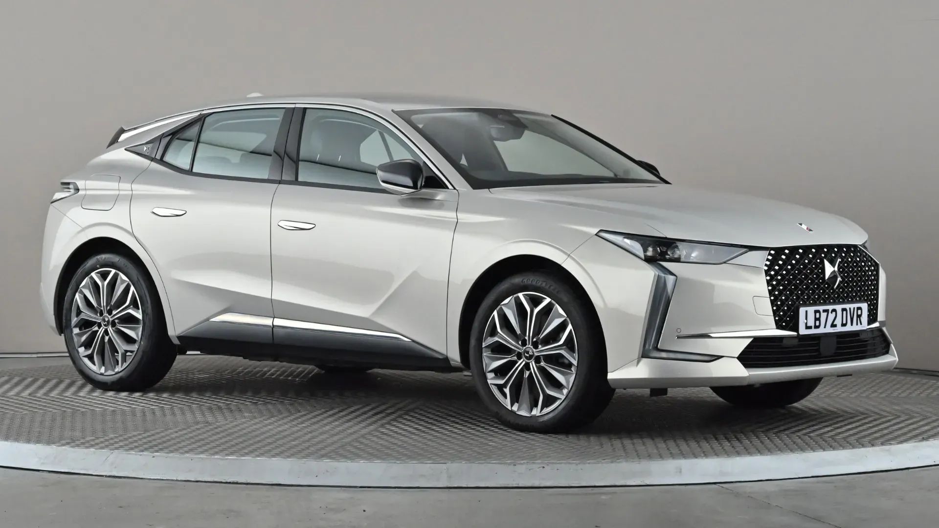 DS 4