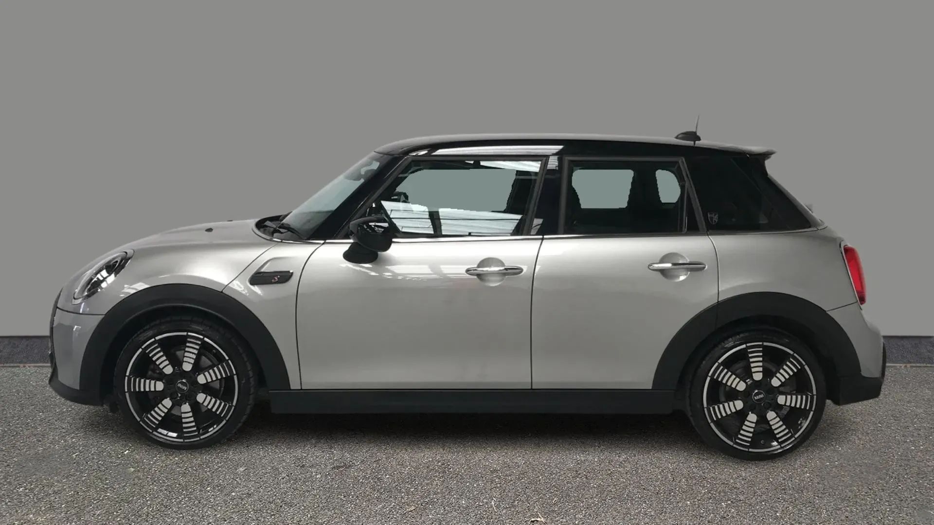 2023 MINI 5-Door Hatch