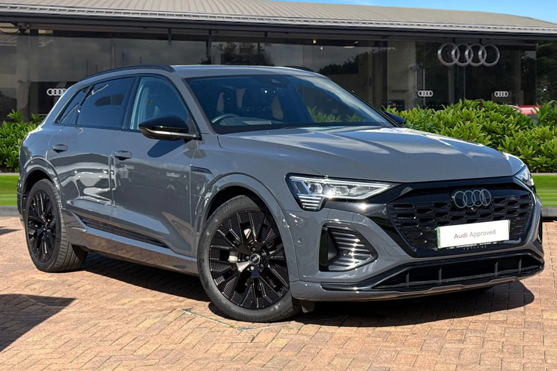 Q8 e-tron