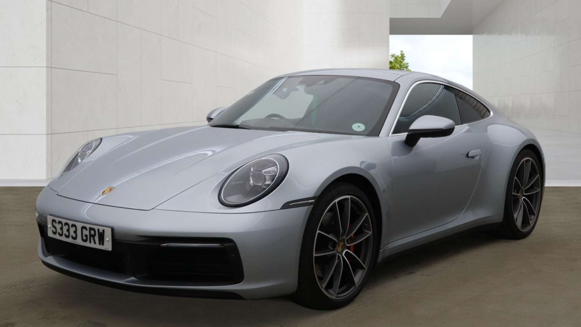 911