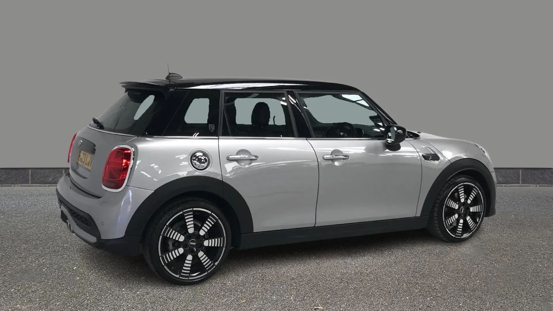 2023 MINI 5-Door Hatch
