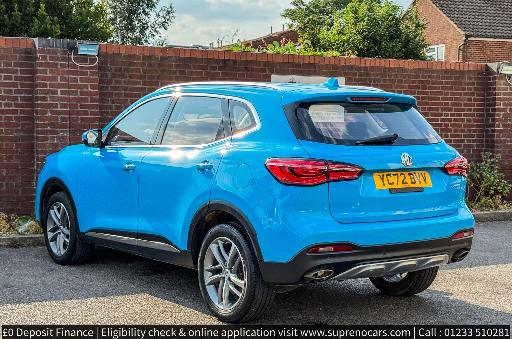 2022 MG HS