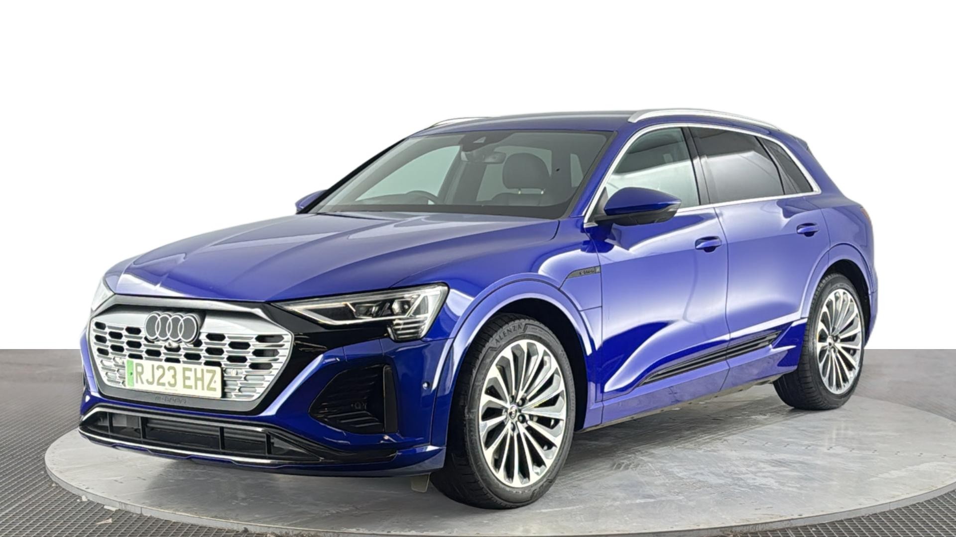 Q8 e-tron
