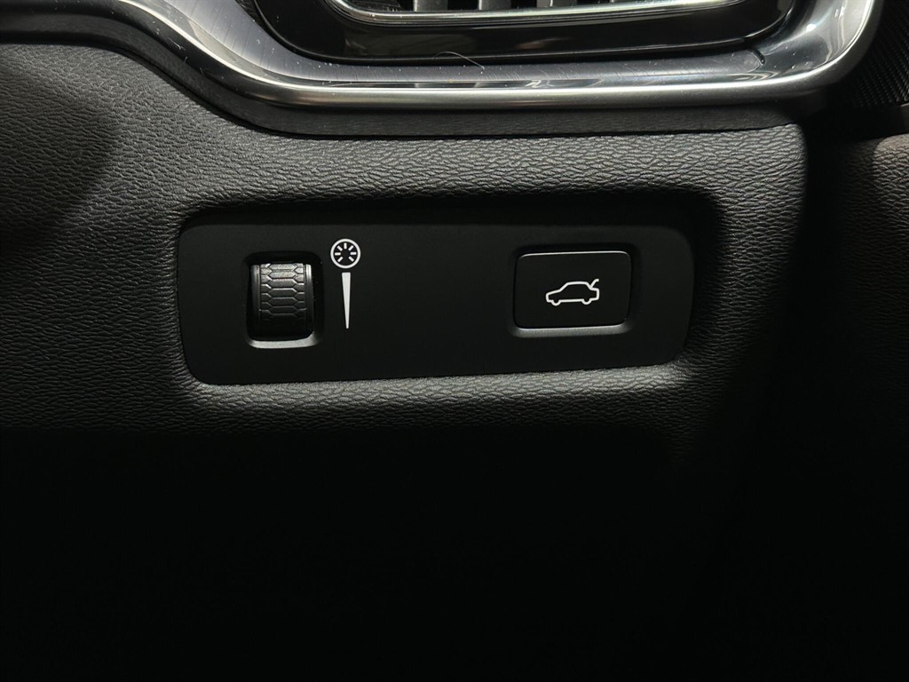 2022 Volvo V60