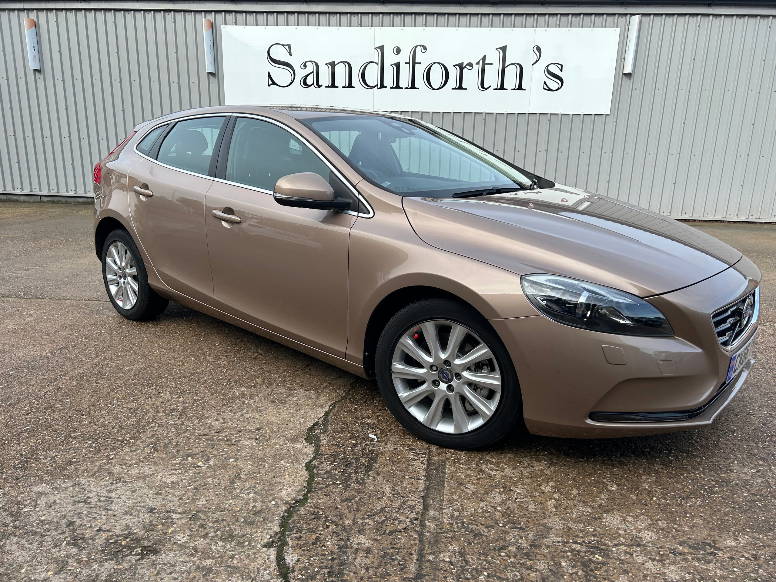 V40