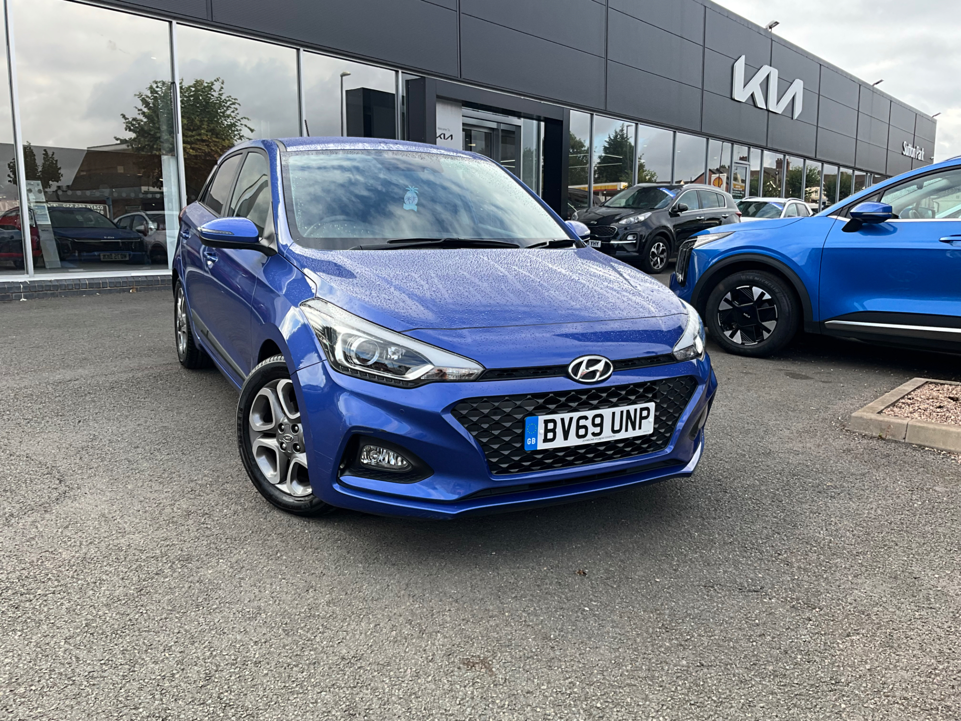 i20