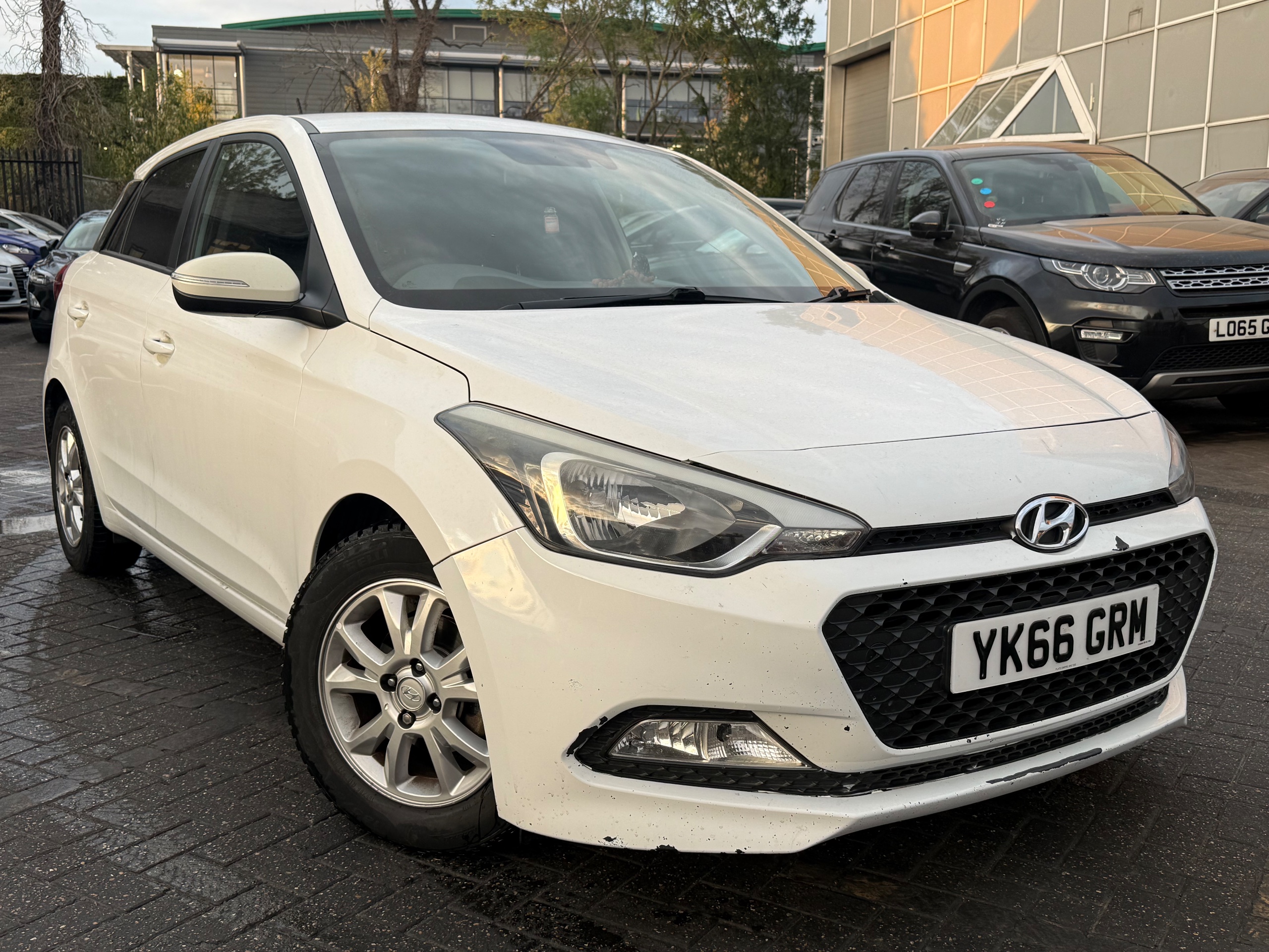i20
