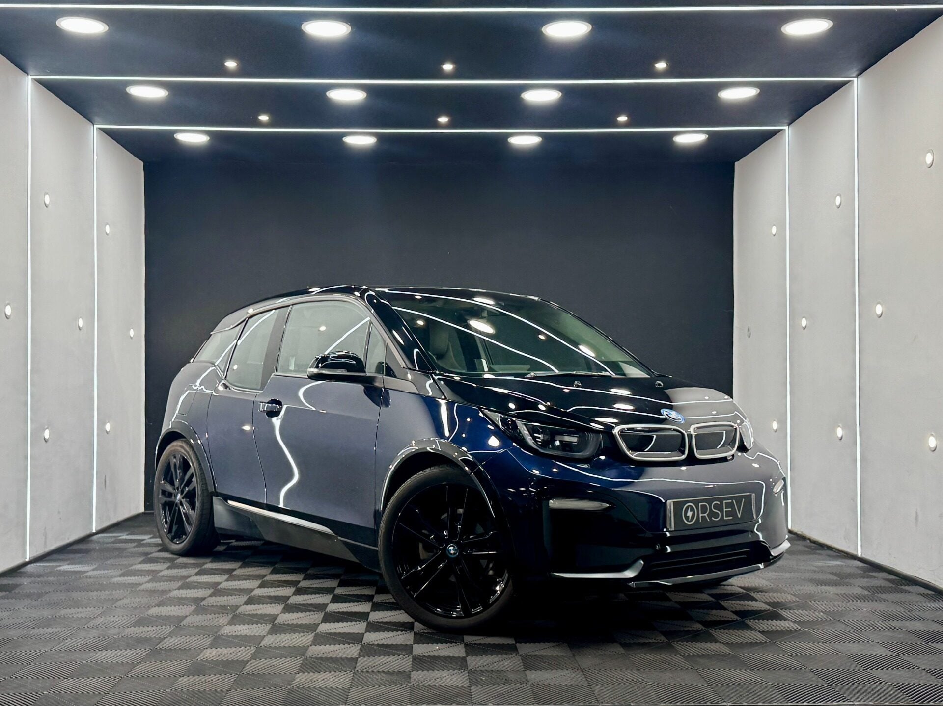 i3